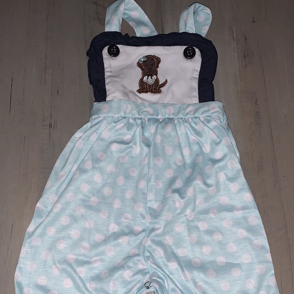 Clothes - Picture 2 of 16